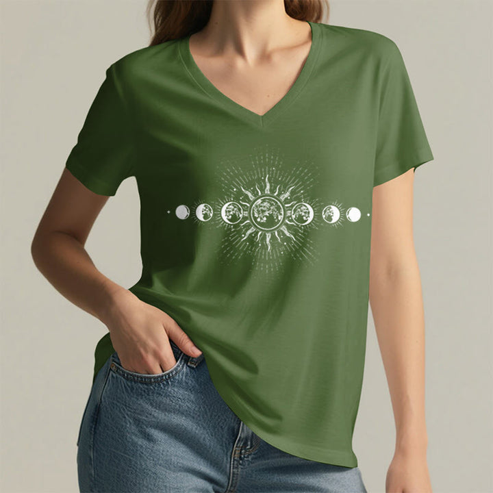 T-shirt Olivenorma Boho à col en V pour femme, motif céleste soleil et lune - image 5