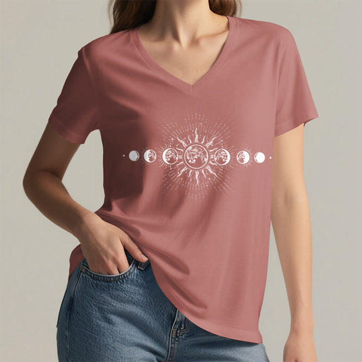 T-shirt Olivenorma Boho à col en V pour femme, motif céleste soleil et lune - image 11