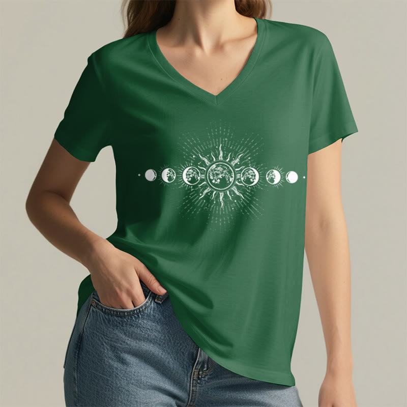 T-shirt Olivenorma Boho à col en V pour femme, motif céleste soleil et lune - image 26