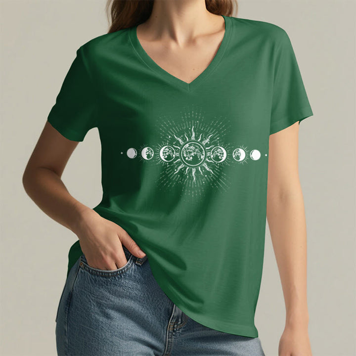 T-shirt Olivenorma Boho à col en V pour femme, motif céleste soleil et lune - image 26