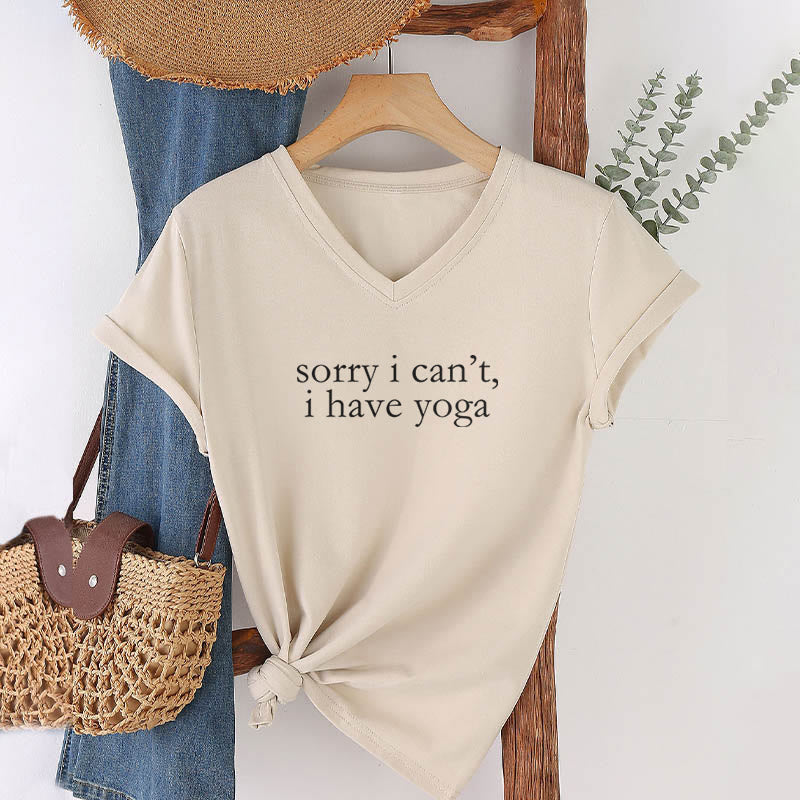 T-shirt à col en V pour femme Olivenorma « Désolée, je ne peux pas, j'ai du yoga » avec slogan humoristique - image 4