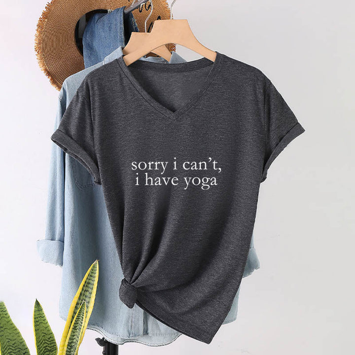T-shirt à col en V pour femme Olivenorma « Désolée, je ne peux pas, j'ai du yoga » avec slogan humoristique - image 16