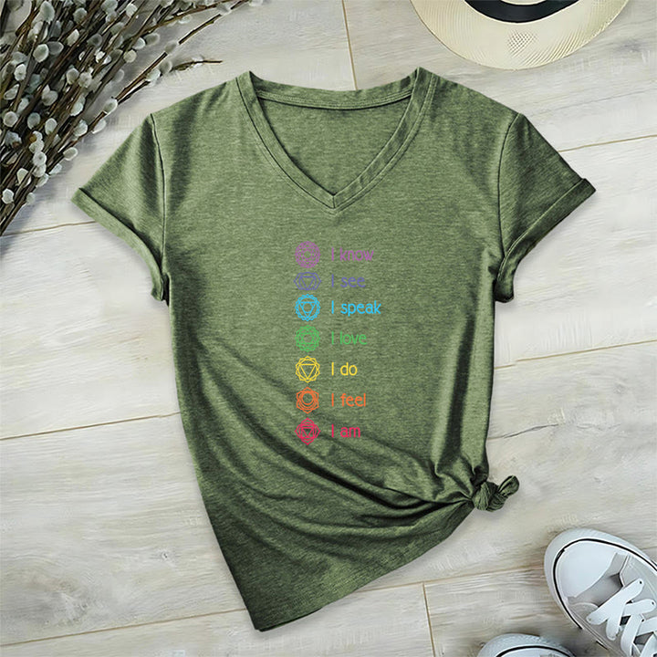 T-shirt à col en V pour femme Olivenorma avec symbole arc-en-ciel vertical et affirmation des 7 chakras - Vert olive - 2XL - image 3