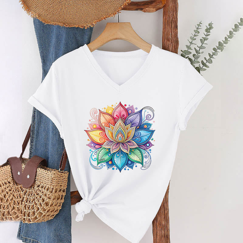 T-shirt Olivenorma à col en V pour femme, motif mandala lotus arc-en-ciel vibrant, style bohème - Blanc - 2XL - image 21