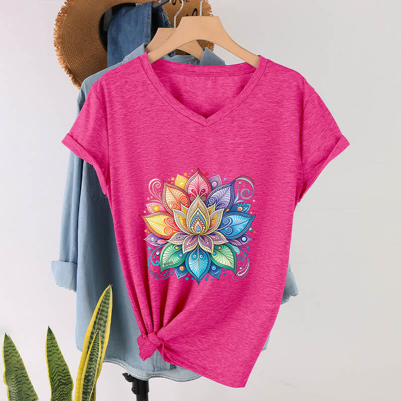 T-shirt Olivenorma à col en V pour femme, motif mandala lotus arc-en-ciel vibrant, style bohème - image 33