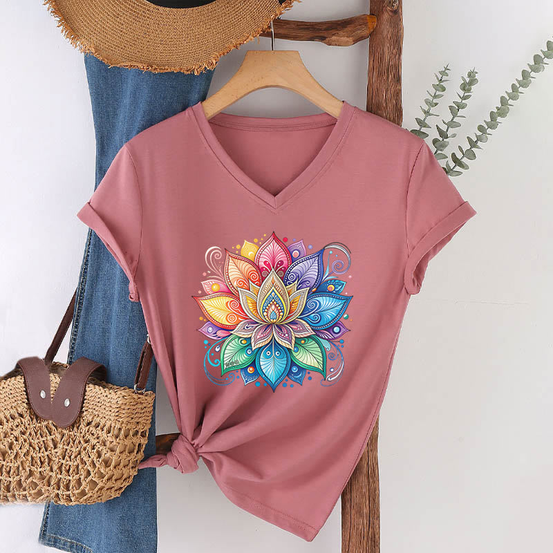 T-shirt Olivenorma à col en V pour femme, motif mandala lotus arc-en-ciel vibrant, style bohème - Rose - 2XL - image 9