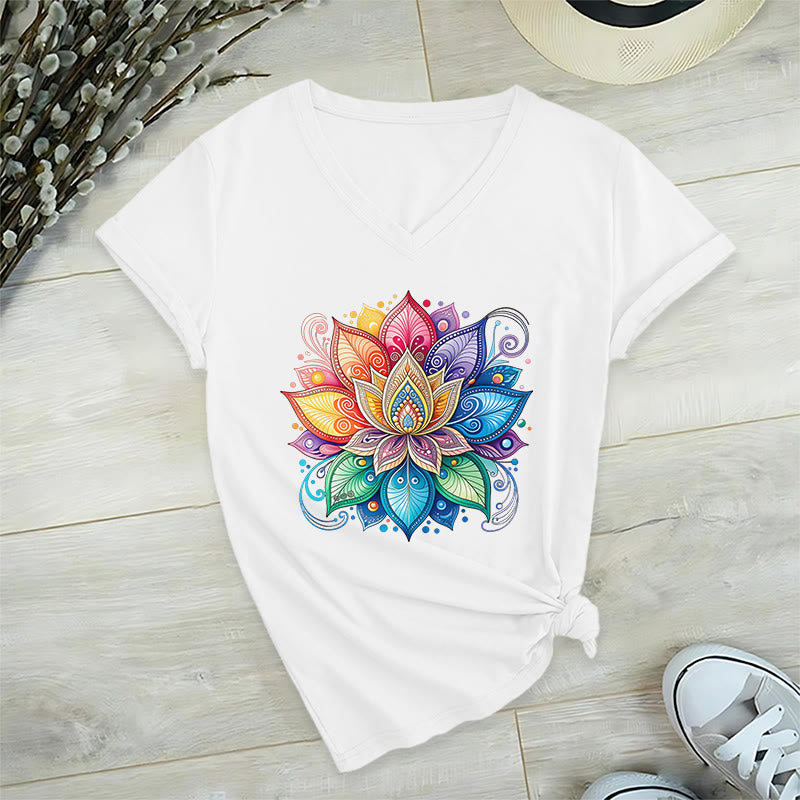 T-shirt Olivenorma à col en V pour femme, motif mandala lotus arc-en-ciel vibrant, style bohème - image 22