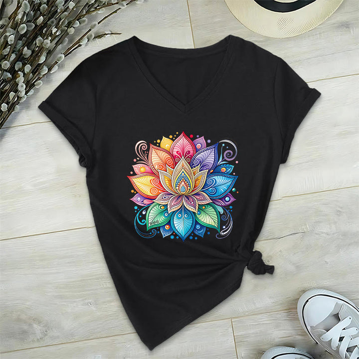 T-shirt Olivenorma à col en V pour femme, motif mandala lotus arc-en-ciel vibrant, style bohème - image 16