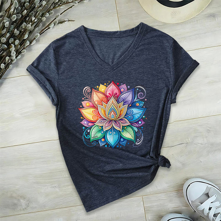 T-shirt Olivenorma à col en V pour femme, motif mandala lotus arc-en-ciel vibrant, style bohème - image 25