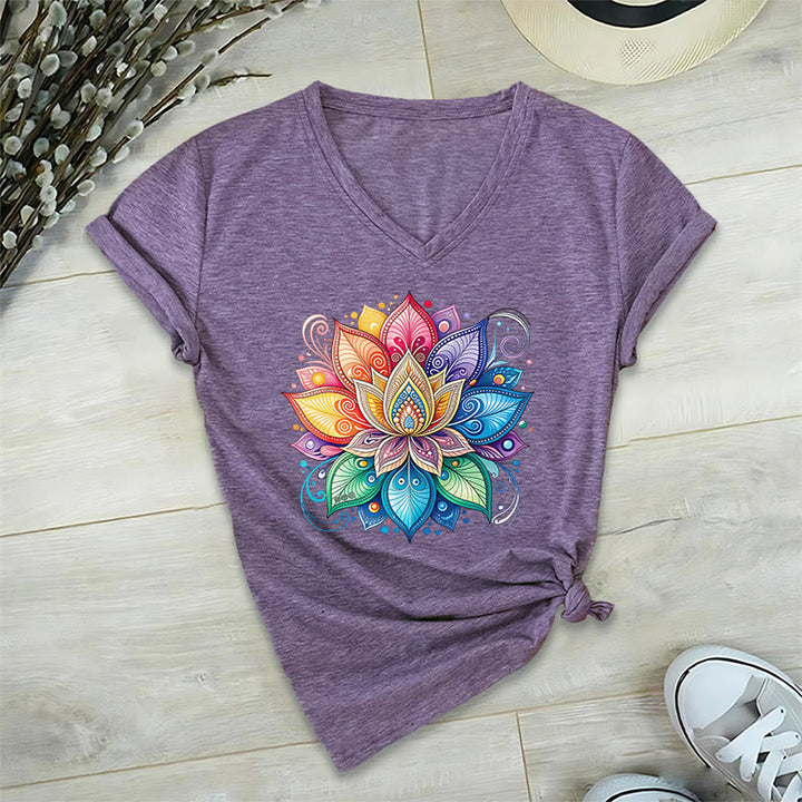 T-shirt Olivenorma à col en V pour femme, motif mandala lotus arc-en-ciel vibrant, style bohème - image 37