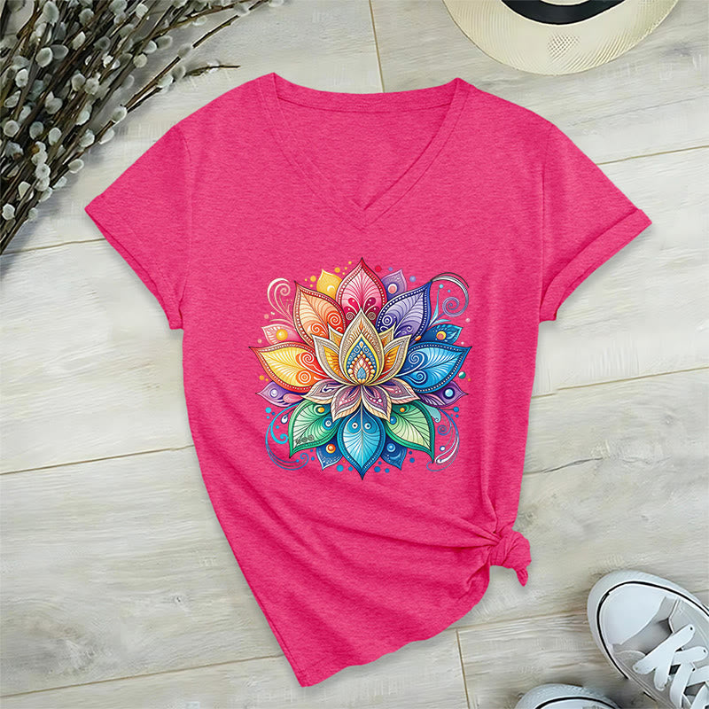 T-shirt Olivenorma à col en V pour femme, motif mandala lotus arc-en-ciel vibrant, style bohème - image 34