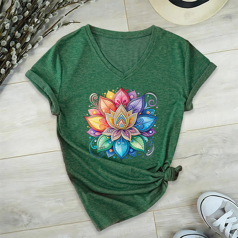 T-shirt Olivenorma à col en V pour femme, motif mandala lotus arc-en-ciel vibrant, style bohème - image 28