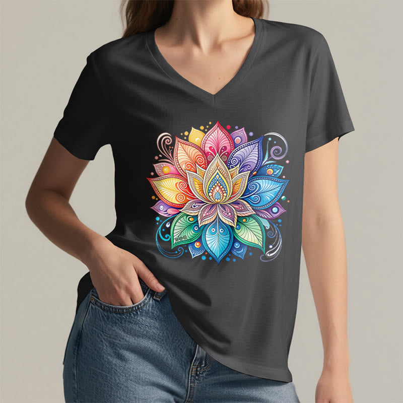 T-shirt Olivenorma à col en V pour femme, motif mandala lotus arc-en-ciel vibrant, style bohème - image 20