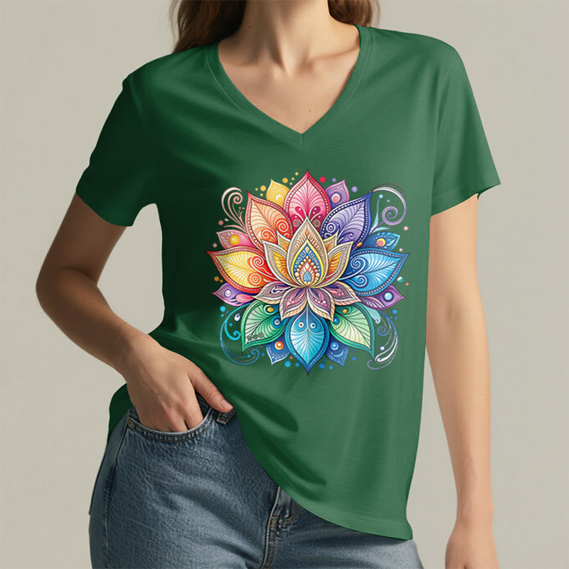 T-shirt Olivenorma à col en V pour femme, motif mandala lotus arc-en-ciel vibrant, style bohème - image 29