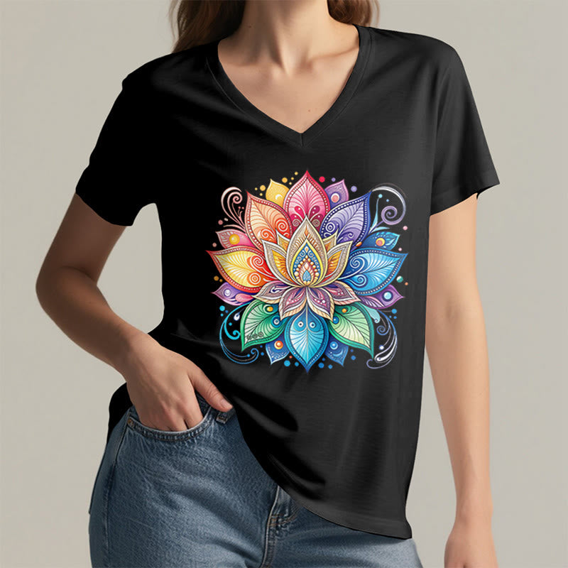 T-shirt Olivenorma à col en V pour femme, motif mandala lotus arc-en-ciel vibrant, style bohème - image 17