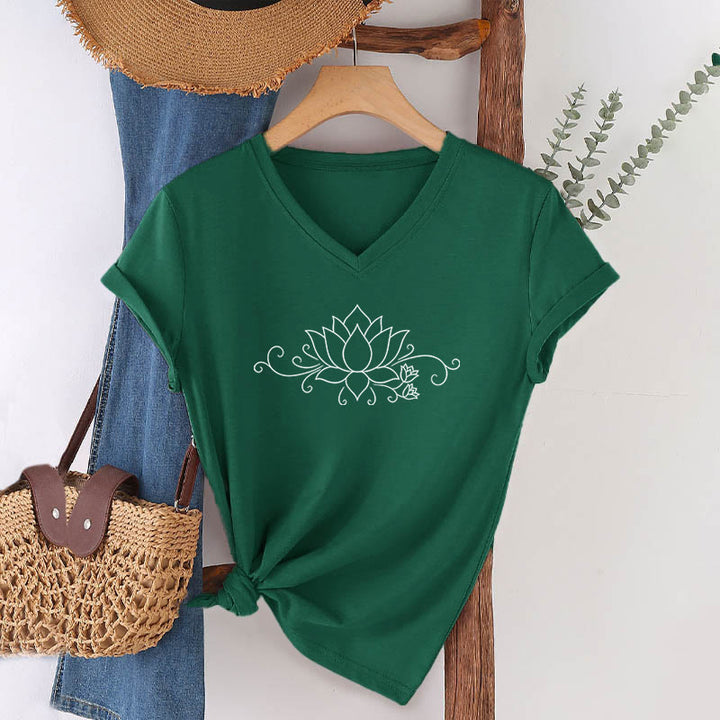 T-shirt Olivenorma à col en V pour femme, motif bohème, lignes blanches et lotus. - Vert foncé - 2XL - image 0
