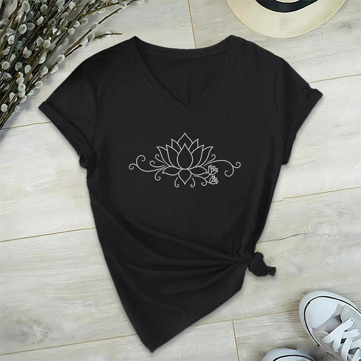 T-shirt Olivenorma à col en V pour femme, motif bohème, lignes blanches et lotus. - image 16