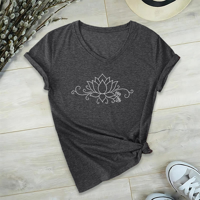 T-shirt Olivenorma à col en V pour femme, motif bohème, lignes blanches et lotus. - image 19