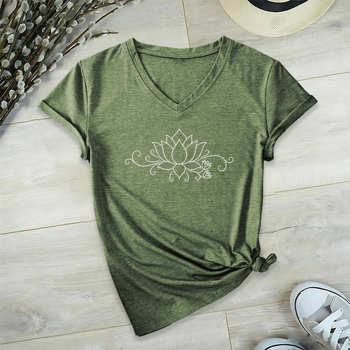 T-shirt Olivenorma à col en V pour femme, motif bohème, lignes blanches et lotus. - image 4