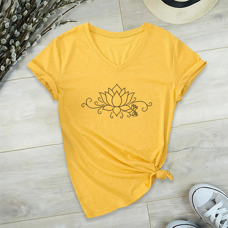 T-shirt Olivenorma à col en V pour femme, motif bohème, lignes blanches et lotus. - image 31