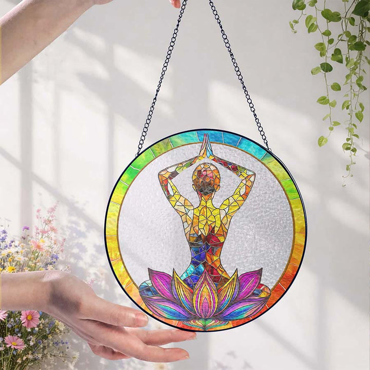 Olivenorma 2D Mains au-dessus de la tête Figurine de méditation et de yoga Vitrail Attrape-soleil - image 1