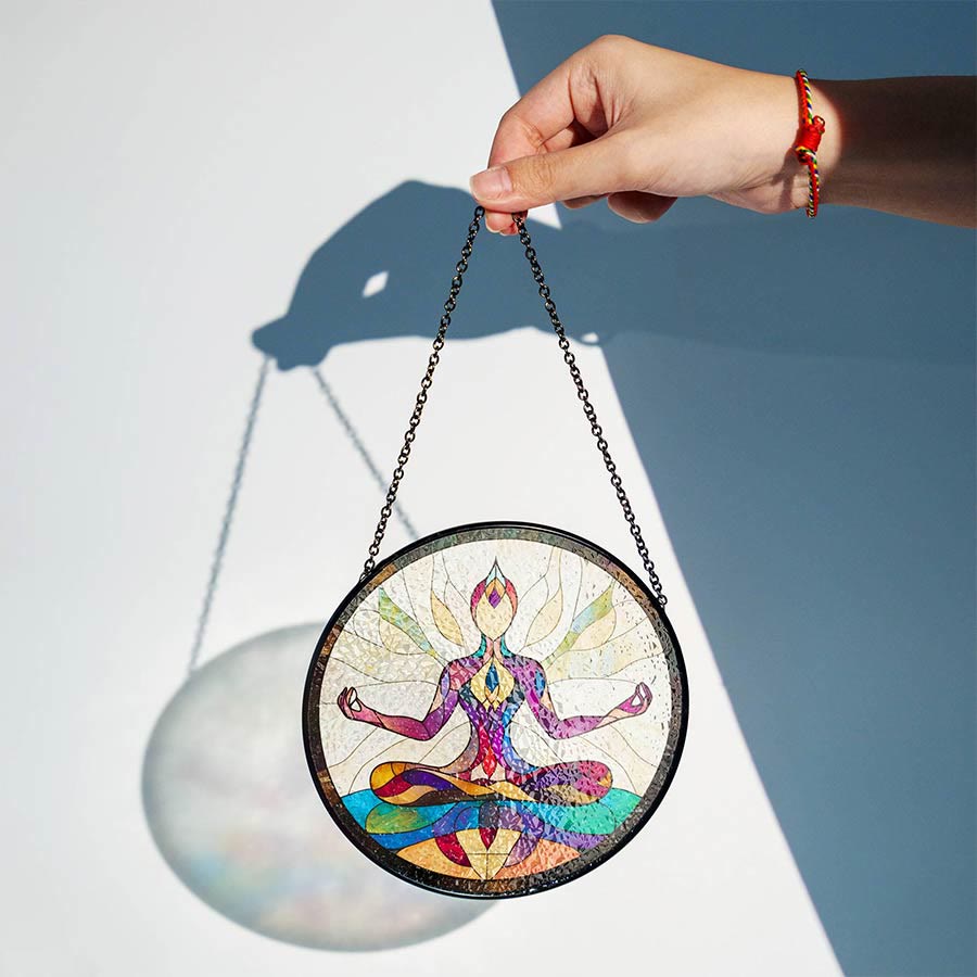 Olivenorma Attrape-soleil en vitrail 2D rond, silhouette de femme pratiquant le yoga, étirement latéral - image 8