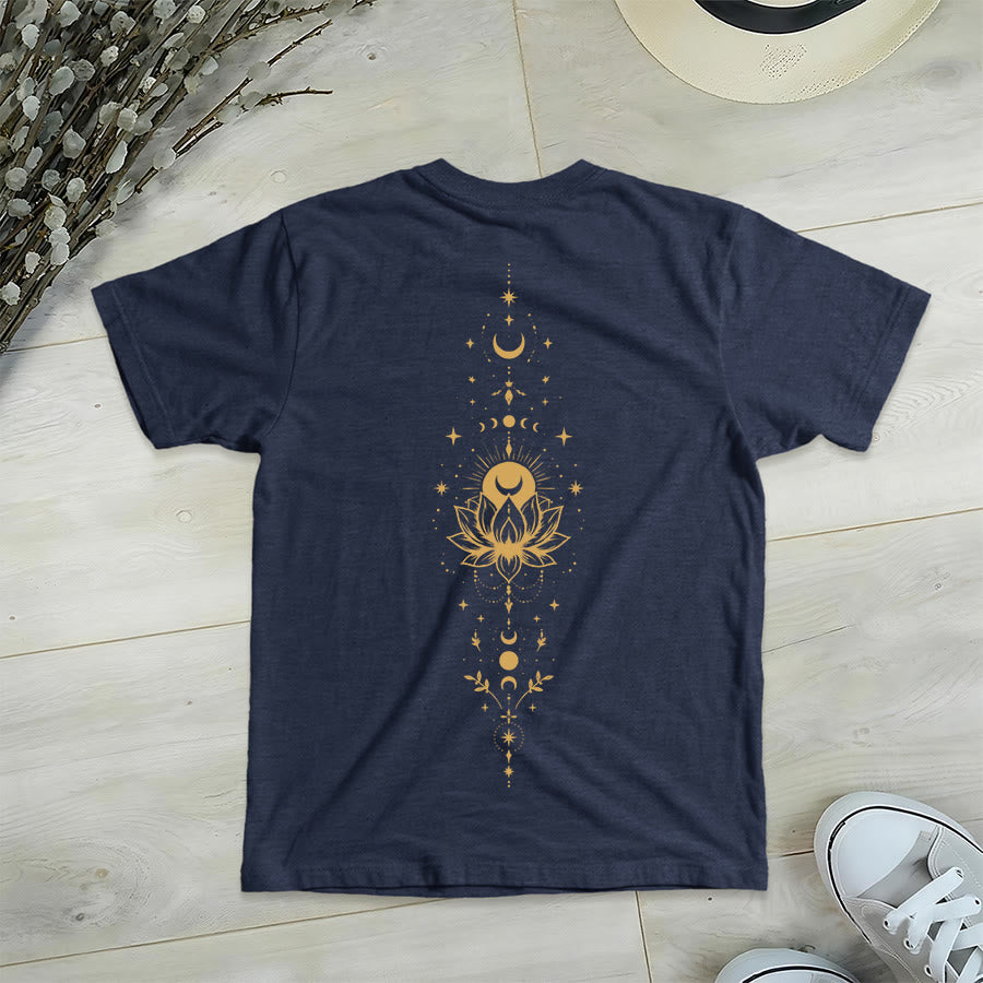 T-shirt Olivenorma à col en V pour femme, imprimé double face lune et lotus, style spirituel - image 1