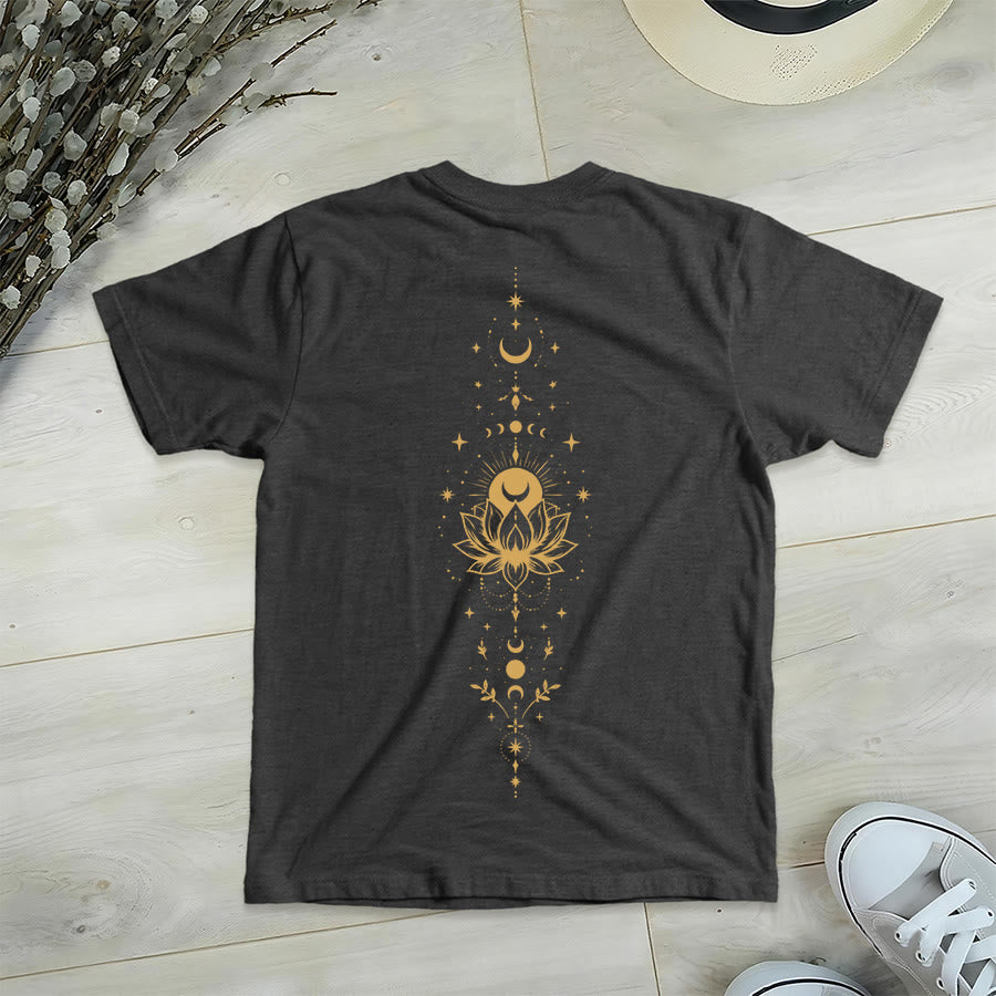 T-shirt Olivenorma à col en V pour femme, imprimé double face lune et lotus, style spirituel - image 36