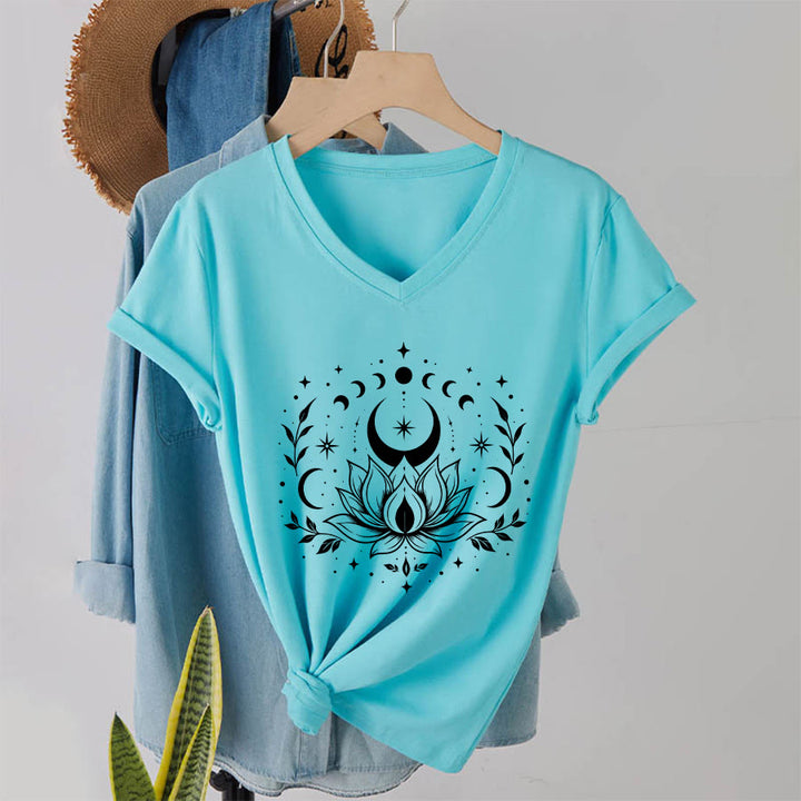 T-shirt Olivenorma à col en V pour femme, imprimé double face lune et lotus, style spirituel - image 27