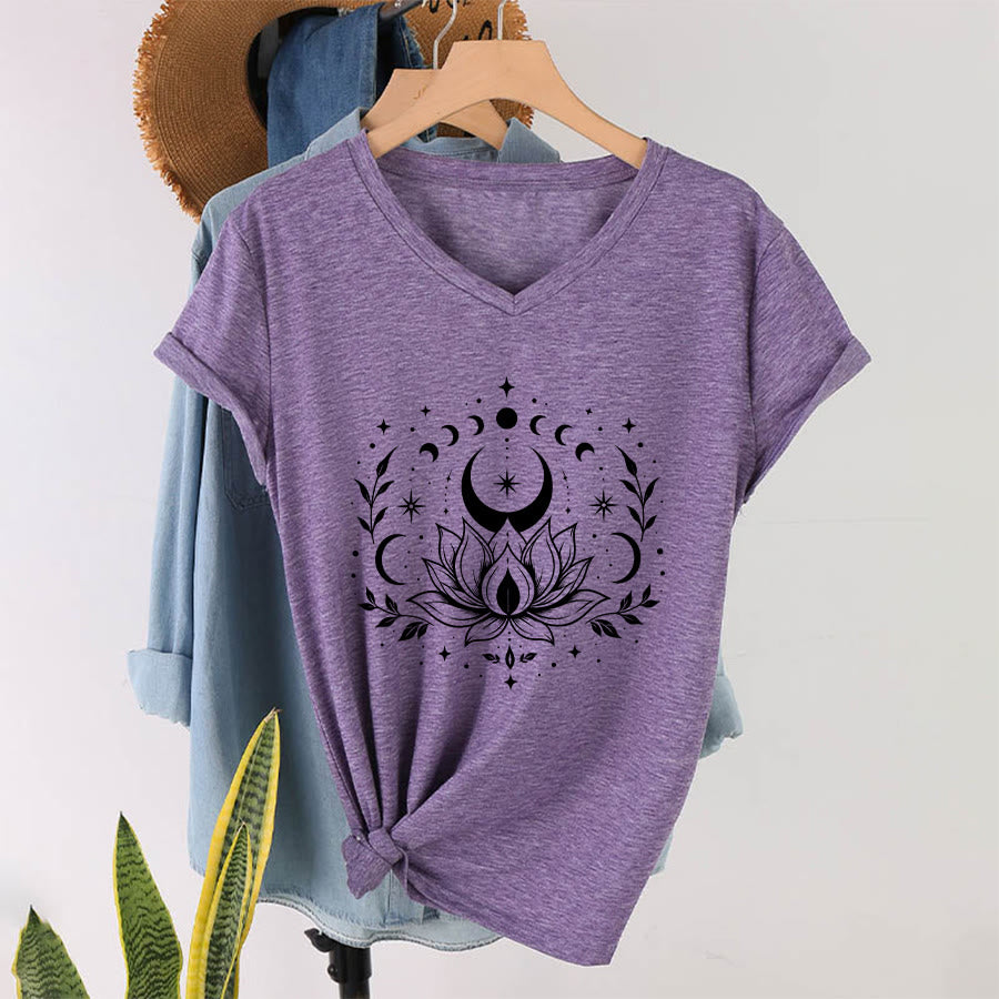 T-shirt Olivenorma à col en V pour femme, imprimé double face lune et lotus, style spirituel - image 62
