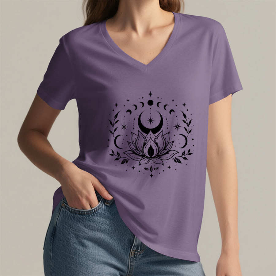 T-shirt Olivenorma à col en V pour femme, imprimé double face lune et lotus, style spirituel - image 63