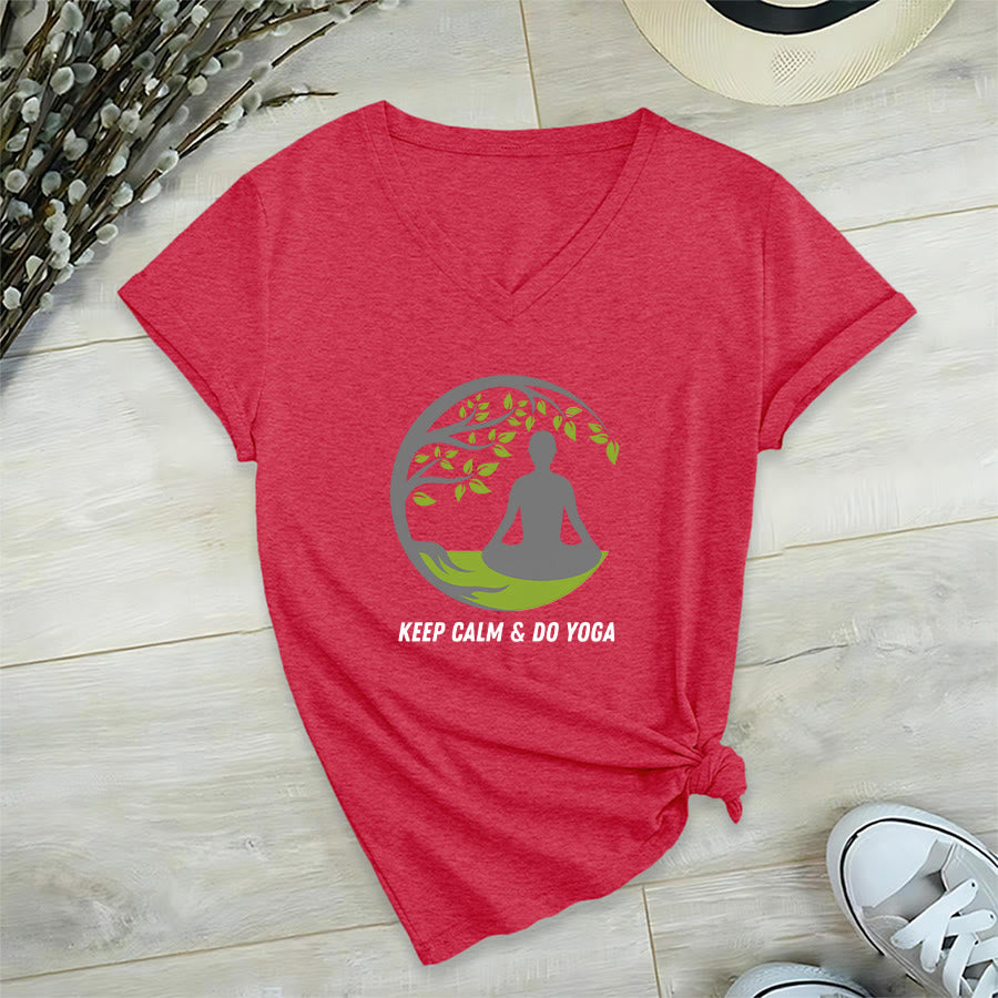 T-shirt Olivenorma Keep Calm & Do Yoga avec motif d'arbre circulaire et col en V pour femme - Rouge - 2XL - image 27