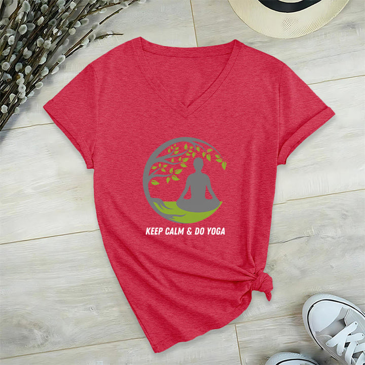 T-shirt Olivenorma Keep Calm & Do Yoga avec motif d'arbre circulaire et col en V pour femme - Rouge - 2XL - image 27