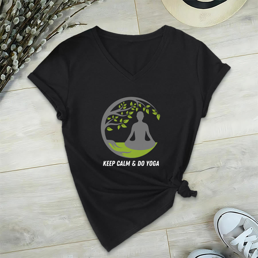 T-shirt Olivenorma Keep Calm & Do Yoga avec motif d'arbre circulaire et col en V pour femme - Noir - 2XL - image 15