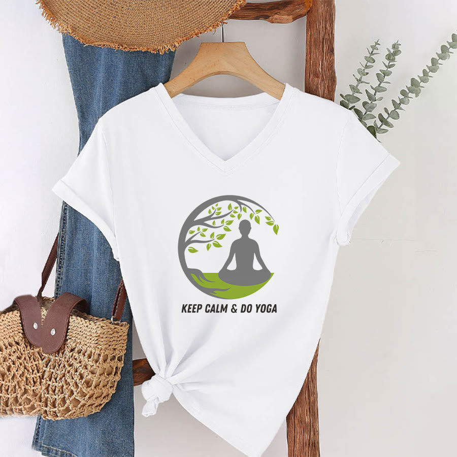 T-shirt Olivenorma Keep Calm & Do Yoga avec motif d'arbre circulaire et col en V pour femme - image 22