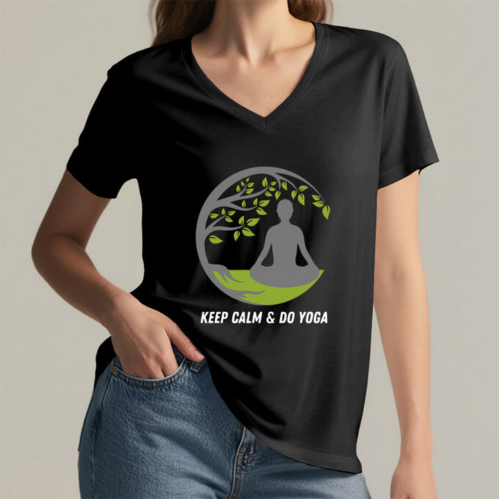 T-shirt Olivenorma Keep Calm & Do Yoga avec motif d'arbre circulaire et col en V pour femme - image 17