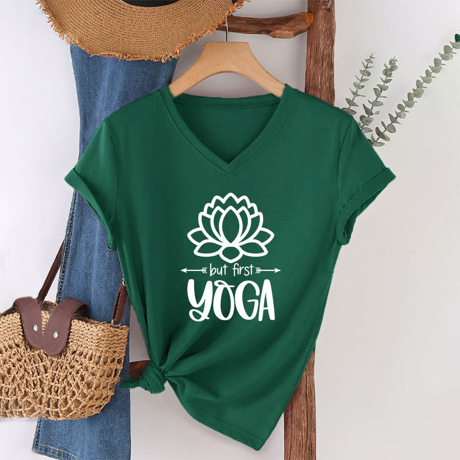 T-shirt Olivenorma But First Yoga à col en V pour femme, motif lotus et contour simple - Vert foncé - 2XL - image 7