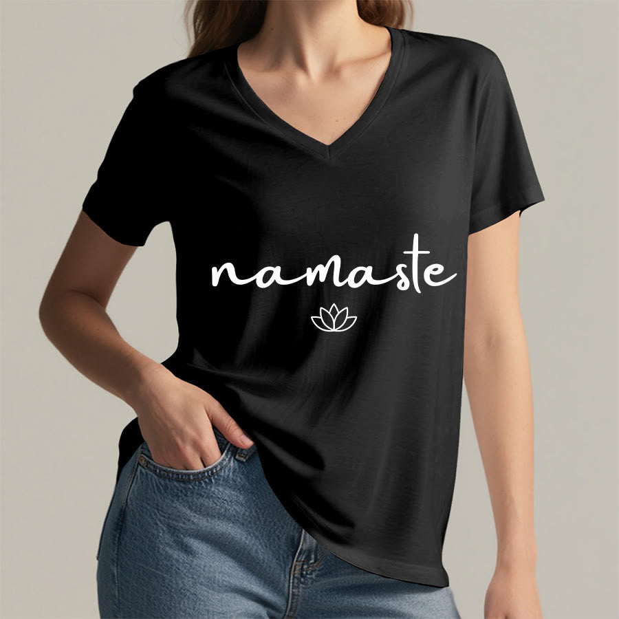 T-shirt Olivenorma à col en V pour femme, motif lotus zen, contour simple et cursif Namaste - image 5