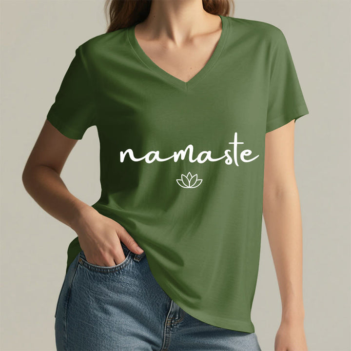 T-shirt Olivenorma à col en V pour femme, motif lotus zen, contour simple et cursif Namaste - image 2