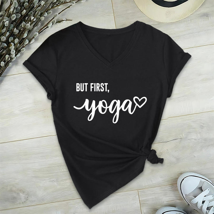 T-shirt Olivenorma But First Yoga avec motif cœur et texte cursif pour femme, col en V - Noir - 2XL - image 18