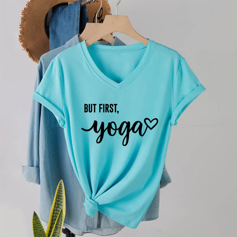 T-shirt Olivenorma But First Yoga avec motif cœur et texte cursif pour femme, col en V - image 16