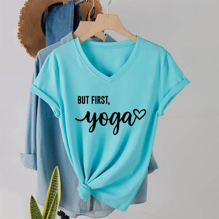 T-shirt Olivenorma But First Yoga avec motif cœur et texte cursif pour femme, col en V - image 16