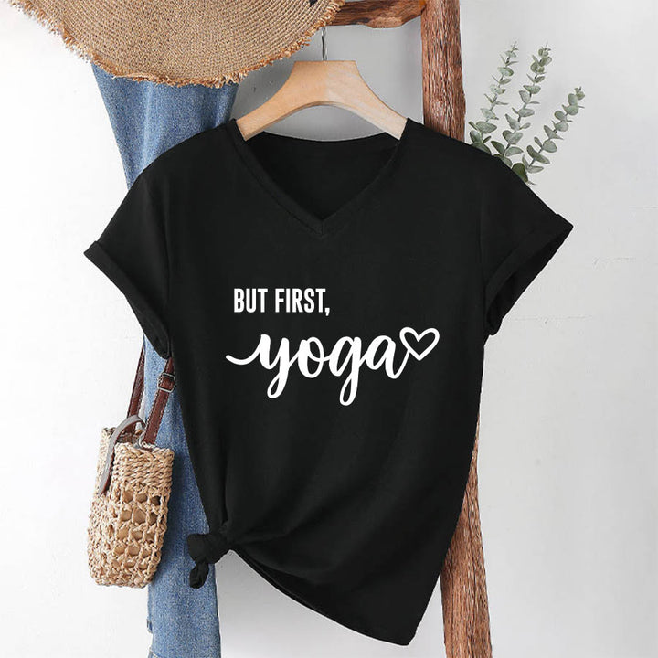 T-shirt Olivenorma But First Yoga avec motif cœur et texte cursif pour femme, col en V - image 19