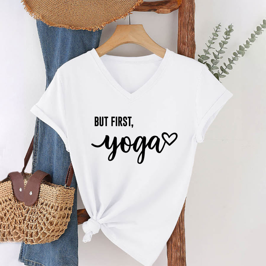 T-shirt Olivenorma But First Yoga avec motif cœur et texte cursif pour femme, col en V - image 22