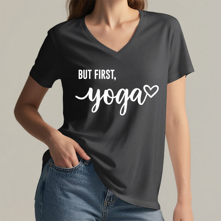 T-shirt Olivenorma But First Yoga avec motif cœur et texte cursif pour femme, col en V - image 5