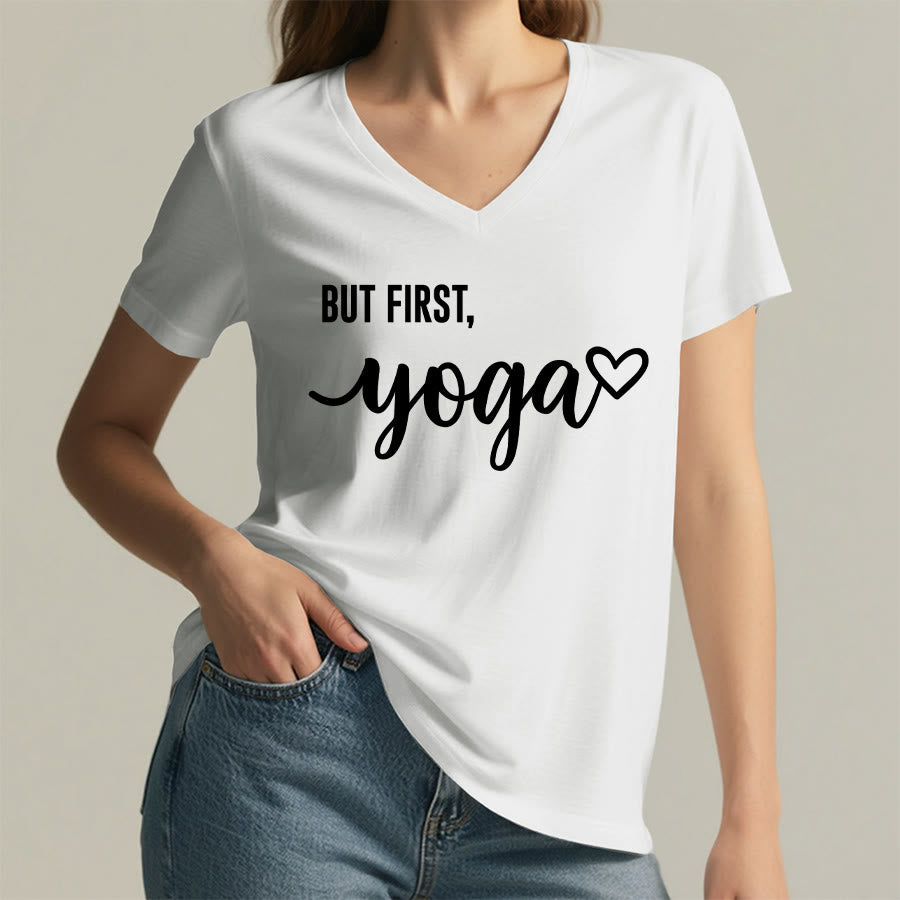 T-shirt Olivenorma But First Yoga avec motif cœur et texte cursif pour femme, col en V - image 23