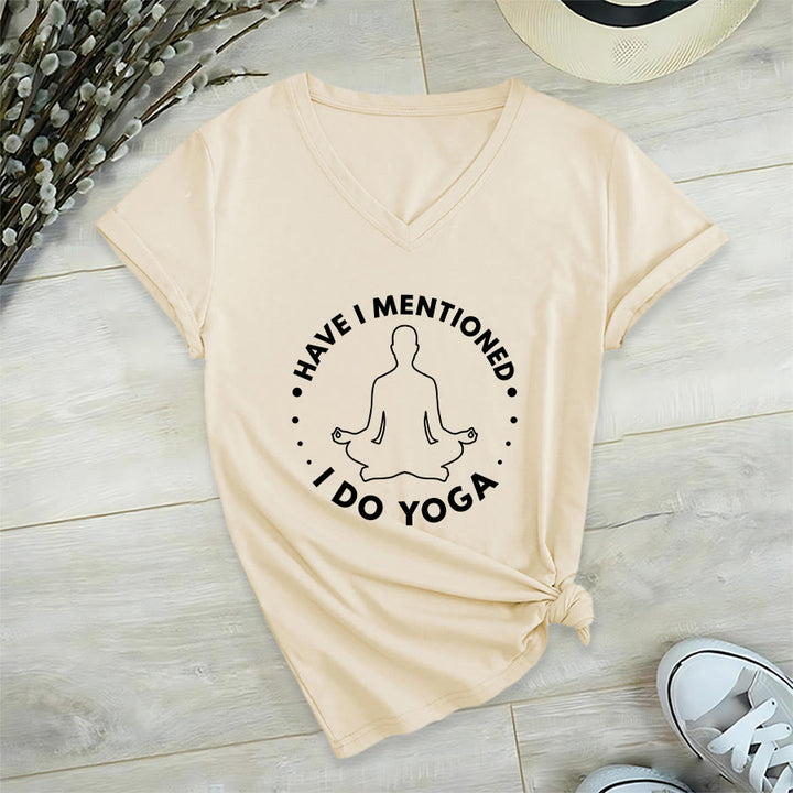 T-shirt Olivenorma à col en V pour femme, motif circulaire de méditation et de yoga. - image 9