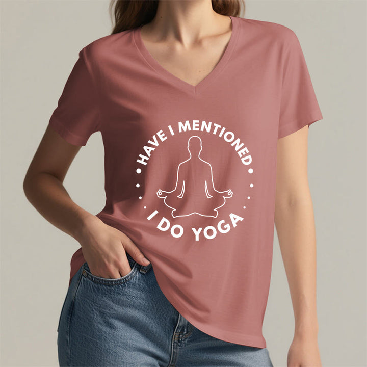 T-shirt Olivenorma à col en V pour femme, motif circulaire de méditation et de yoga. - image 14