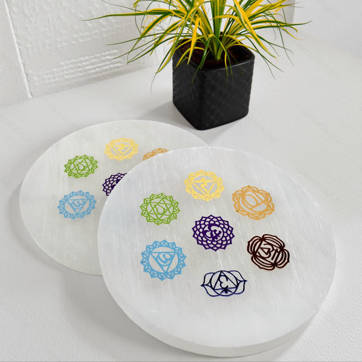 Plaque de recharge en sélénite gravée des 7 symboles des chakras Olivenorma - image 4