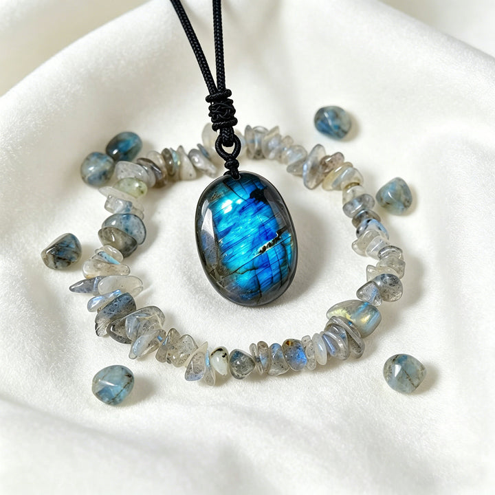 Bracelet Olivenorma avec pendentif cœur en cristal, symbole d'amour - Labradorite de forme libre - image 7